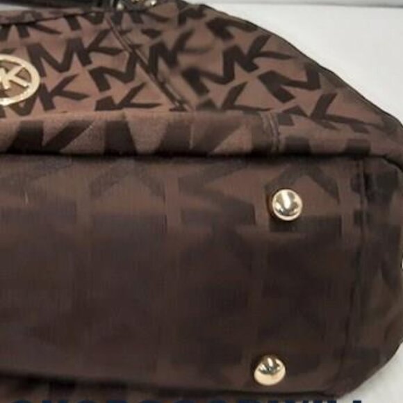 Michael Kors Signature 2 way bag - Picture 10 of 11